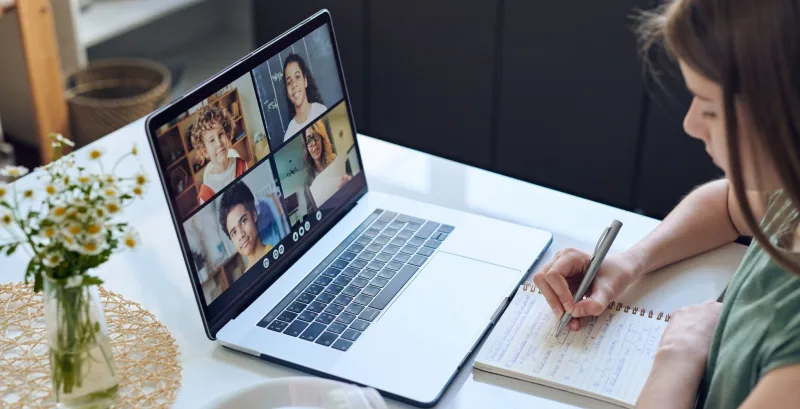 10 advantages of online education